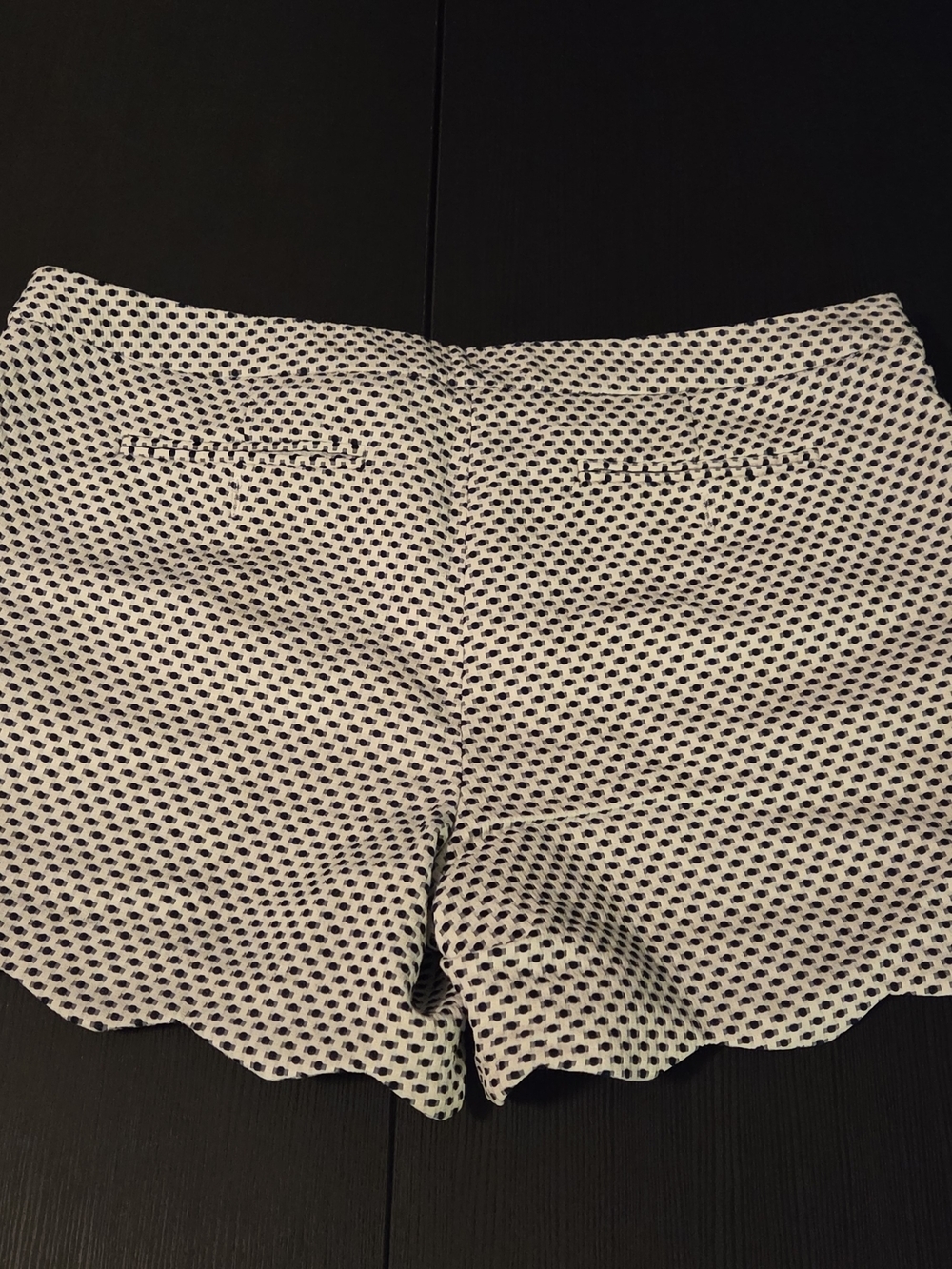 Cynthia Rowley Womens White Scalloped Hem Shorts with Black Dot Print Size 12 - Picture 9 of 9